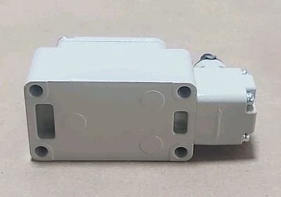 NEW AZBIL 1LS3-J