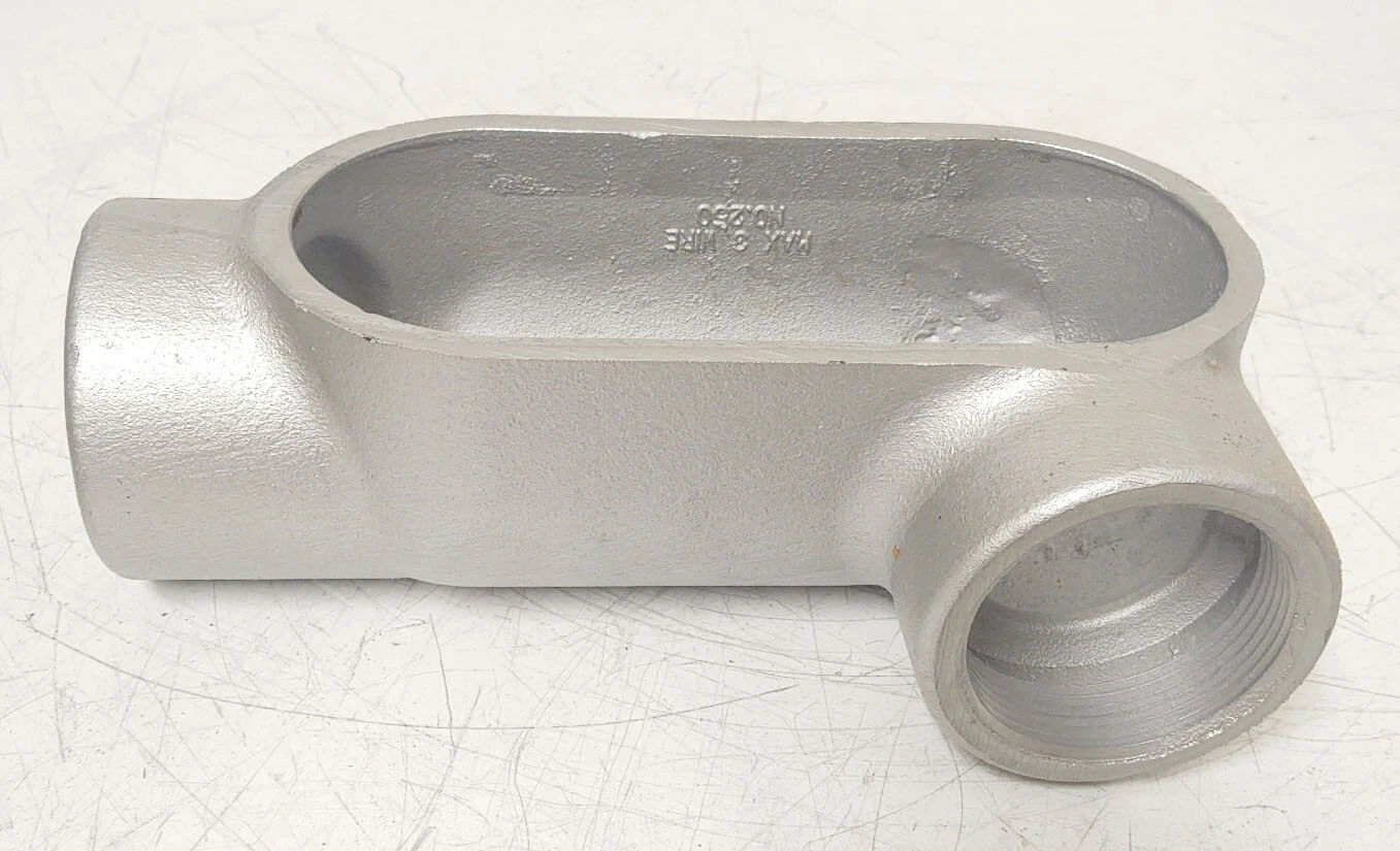 NEW Crouse Hinds 2-1/2" 63 LB