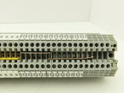 Allen Bradley 1492-J4 Terminal Block With 1 DIN Rail 800V 4mm² Lot of 94