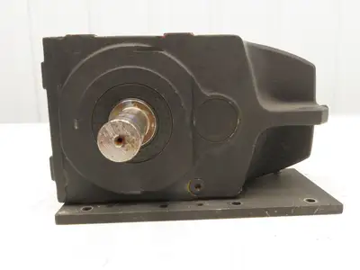 FG220S01 Gearbox Reducer 9.864 Ratio Dual Output Shaft IEC 63 Motor Adapter