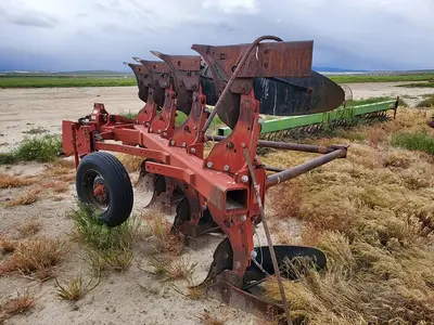 USED INTERNATIONAL 145