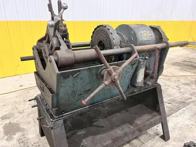 4" TOLEDO BEAVER MODEL #1-2-4 PIPE & TUBE THREADER: STOCK 21684