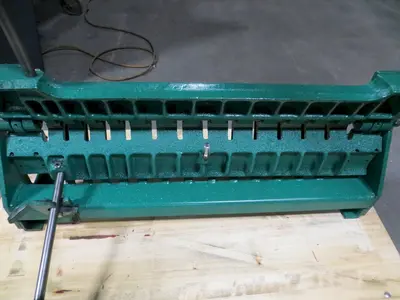 24" Tennsmith Cleatbender Model CB24