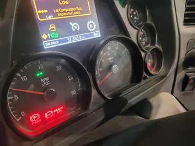 2018 PETERBILT 567 Commercial trucks | Iron Listing (6)