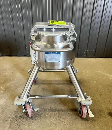 Used MUELLER BIO PHARM _UNKNOWN_ Stainless Steel Tanks Quebec CA | Carter-Wilson Equipment Services #1064078