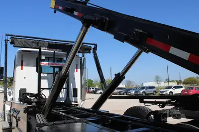 New | in-Stock 2027 PETERBILT 548 Rolloff Trucks Texas US | Roll Off Truck World #1492012