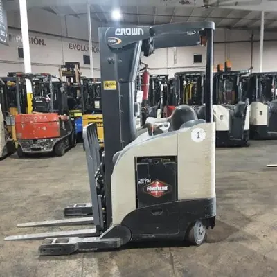 USED 2019 CROWN RR5725-45