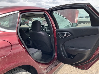 USED 2015 CHRYSLER 200