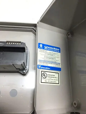 USED ENCLOSURE BRAND: VYNCKIER AALIANT 1030A