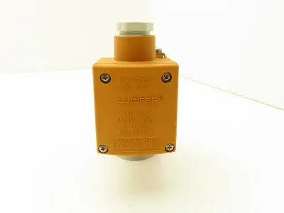 Honeywell Skinner U131V5690 Lucifer Solenoid Valve 3-Way NO 28VDC 150PSI 1/4"NPT