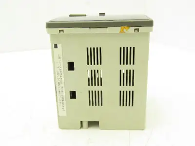 Yamatake SDC31 Digital Temperature Controller 100-240VAC C315GA000100