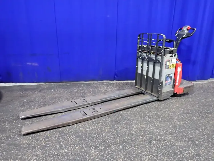 Used THE RAYMOND CORPORATION 8410 Pallet Jacks Ohio US | HGR 24 #743401