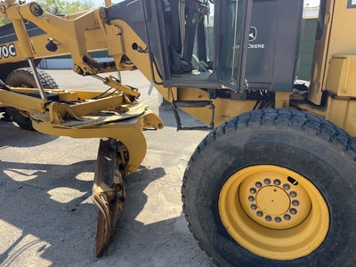 USED 2004 JOHN DEERE 670C SERIES 2