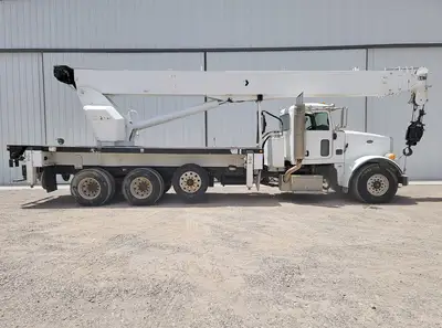 Peterbilt 365 Truck with Altec AC38-127S Crane