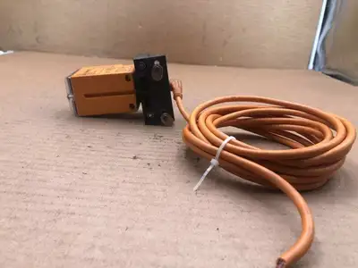 IFM Efector OM5003 Photoelectric Retro-Reflective Sensor