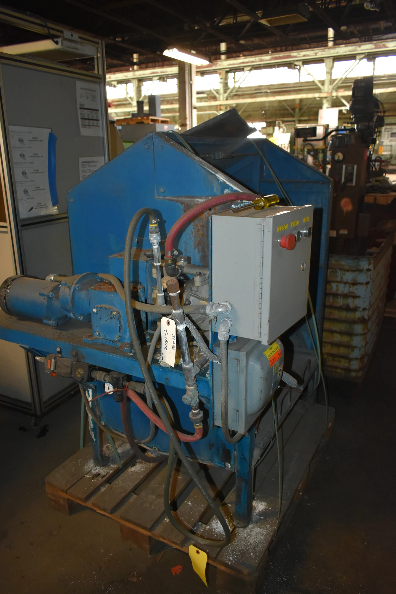 20" x 20" ROTARY BARREL PARTS TUMBLER DEBURRER w/ARO PNEUMATIC BLOW OFF VALVE - .33 HP BALDOR VARI-SPEED DRIVE