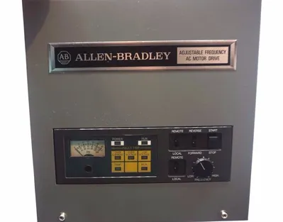 USED ALLEN BRADLEY 1332-AAA ADJUSTABLE FREQUENCY AC MOTOR DRIVE SER.B 1332AAA