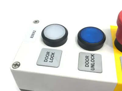 USED SIEMENS ENCLOSURE W/ E-STOP, DUAL ILLUMINATED PUSHBUTTONS