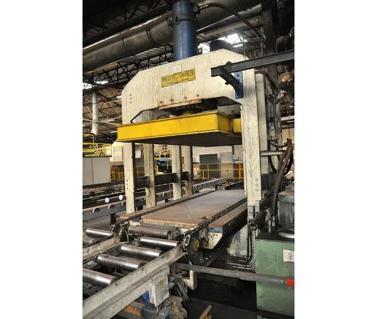Used VALETTE PANEL PRESS 410 TON Fluid Forming Presses BE | Apt International N.V #362388