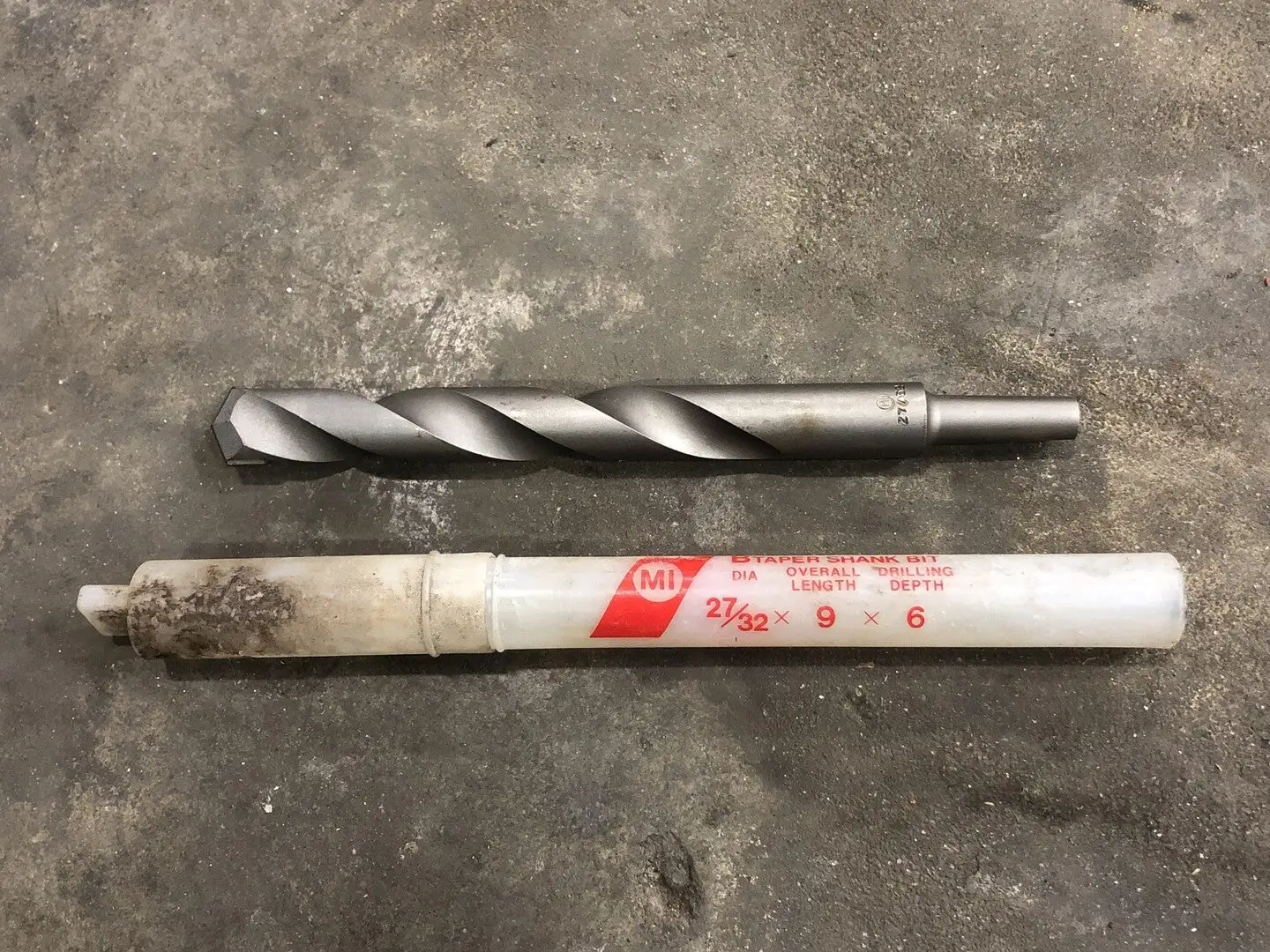 27/32-inch Dia. 9-inch B-Taped Shank Bit