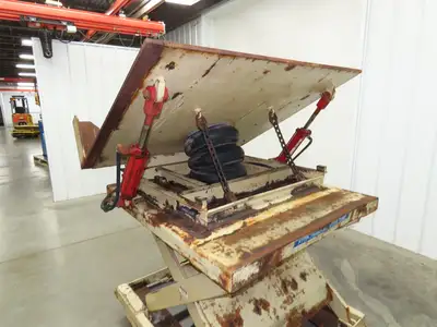 Pneumatic Lift Tilt Table Tote Tipper 2000lb 28° Degree 50x46" Top