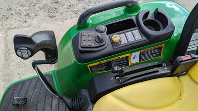 USED 2015 JOHN DEERE 3033R