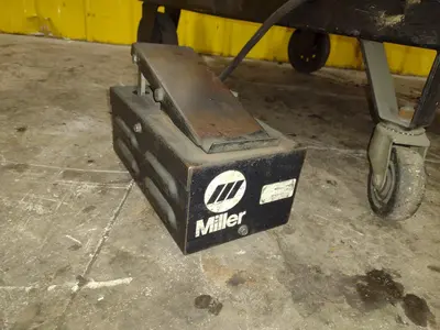 MILLER MODEL #SYNCROWAVE 250 AC/DC WELDER & RADIATOR-1 CHILLER: YOBRO #24819