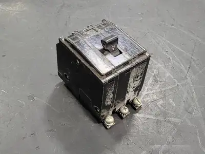 15 Amp, 3 Pole, Circuit Breaker