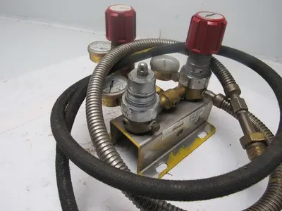 PROSTAR PLATINUM Praxair Gas Regulator Assembly & Gauges W/Mount