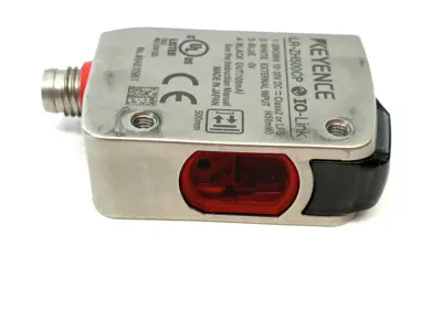USED KEYENCE SELF-CONTAINED CMOS LASER SENSOR, RECTANGULAR M8 CONN. 500MM