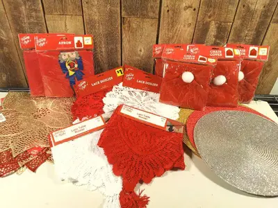 Huge Lot of Christmas (Table Mats, Kitchen towels, etc.)