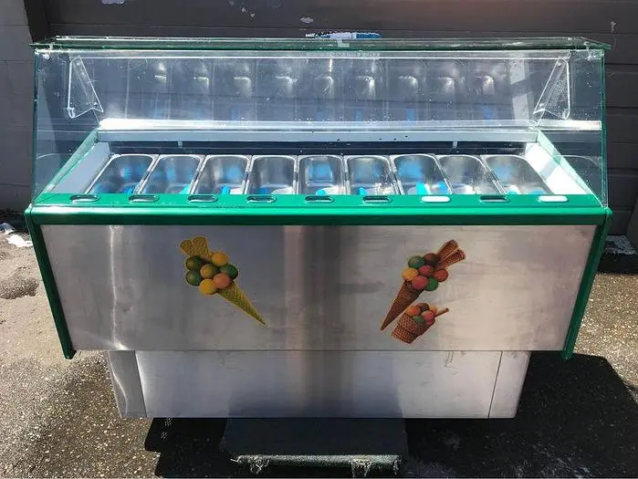 9 Pan Gelato Case w/Dipper well & spoons USED
