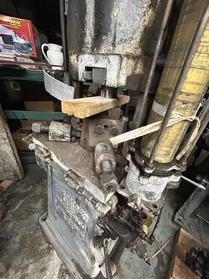Pneumatic Drop Hammer Co. Air-Lift Gravity Drop Hammer