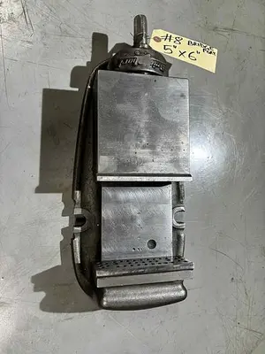 MACHINING CENTER VISE