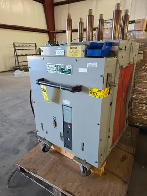 Used _UNKNOWN_ _UNKNOWN_ Circuit Breakers Indiana US | Myron Bowling Auctioneers Inc #1503989