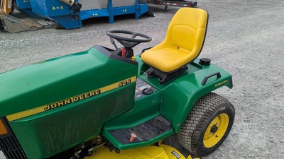 USED JOHN DEERE 425