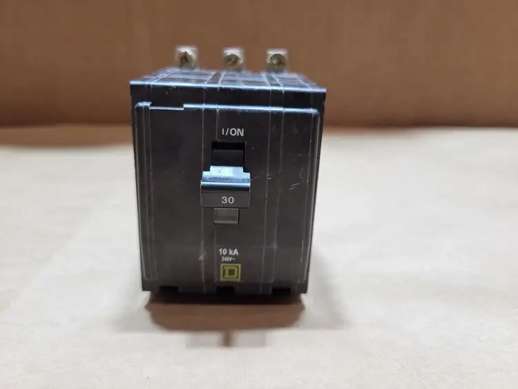Used SQUARE D QOB330 Switchgears British Columbia CA | Lenmark #913627