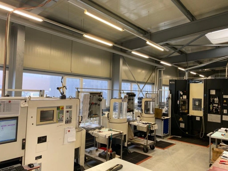 MAKINO Machining Centre Cell (2 off HMC 1998 and 2002 + 22 pallets)