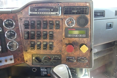 Used 2000 INTERNATIONAL 9400I Conventional trucks Florida US | Proxy Equipment #1384933