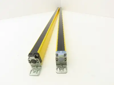 Schmersal SLC440COM-ER-0890-14 Safety Light Curtain Transmitter & Receiver Set