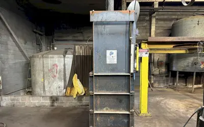 60" X 48" X 30" GENERAL HYDRAULICS DOUBLE DOOR VERTICAL HYDRAULIC BALER: STOCK #23657