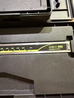 Mitutoyo Absolute AOS Digimatic Digital Caliper 0-12" & Mitutoyo Absolute IP67 Coolant Proof Digital
