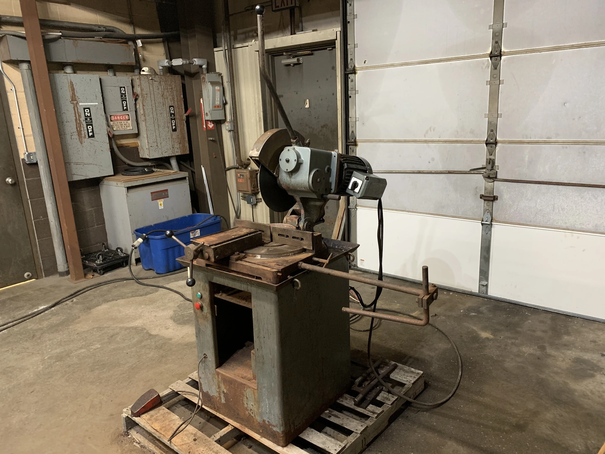 UNKNOWN MANUAL COLD SAW
