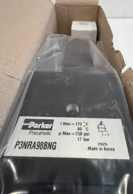 NEW PARKER P3NRA98BNG PNEUMATIC REGULATOR 1"