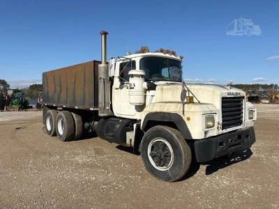 Used 1995 MACK RD690S Water Trucks North Carolina US | Southeastern Equipment Corp #1467794