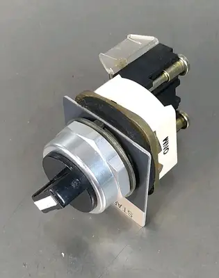 Allen Bradley 800T-H2 / T Selector Switch Loc4E6