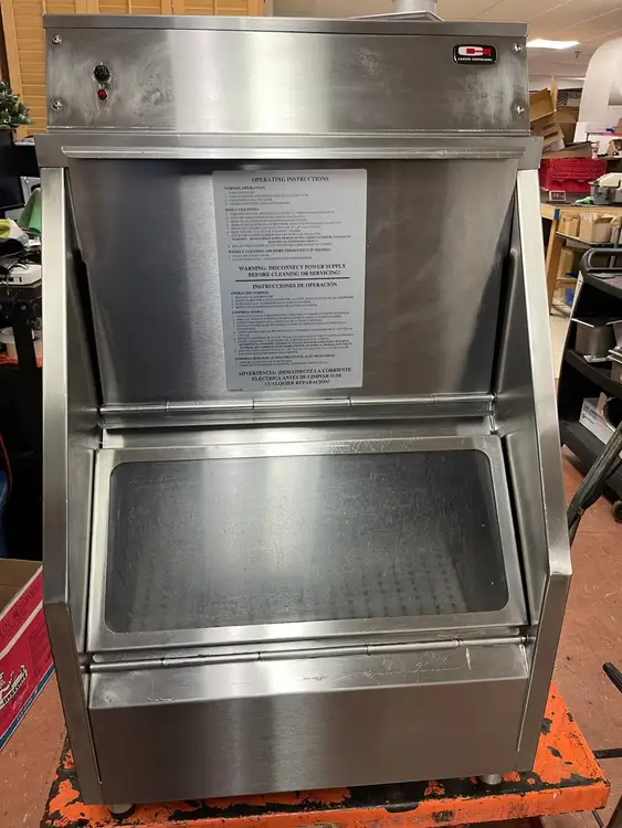 Used Carter Hoffmann Used Carter-Hoffmann CW2E 22 Gallon Bulk Gravity Feed Chip Warmer 120V Hot Food Warming, Holding, & Transport Cabinets Illinois US | Falcon Restaurant Supply #1376178