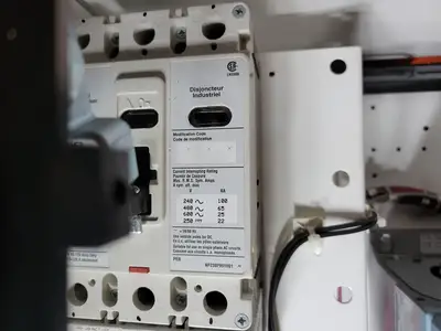 Used EATON SVX005A1-5A4N1 Switchgears British Columbia CA | Lenmark #240182