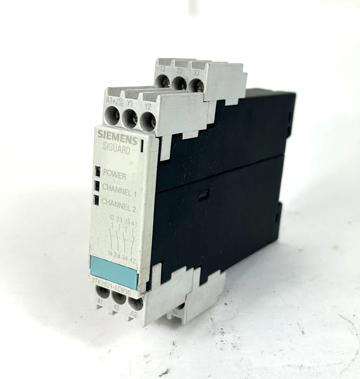 USED SIEMENS 3TK2821-1CB30