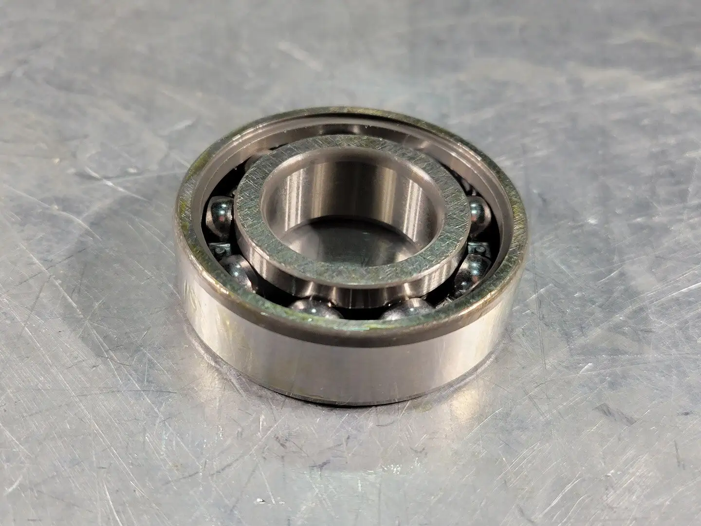 NEW SKF 6205-RS1